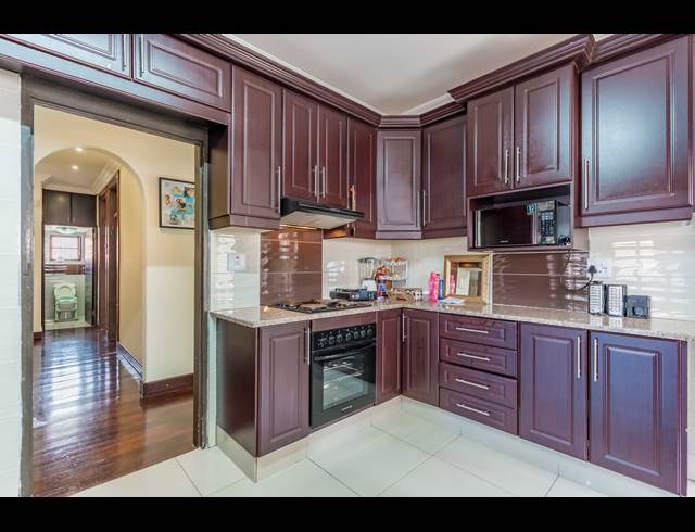 3 BEDROOM APARTMENT FOR SALE IN MUSGRAVE